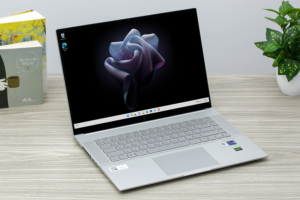 Laptop HP Envy 16 h0207TX i7 12700H/16GB/512GB/6GB RTX3060/Win11 (7C0T4PA) Màu Bạc