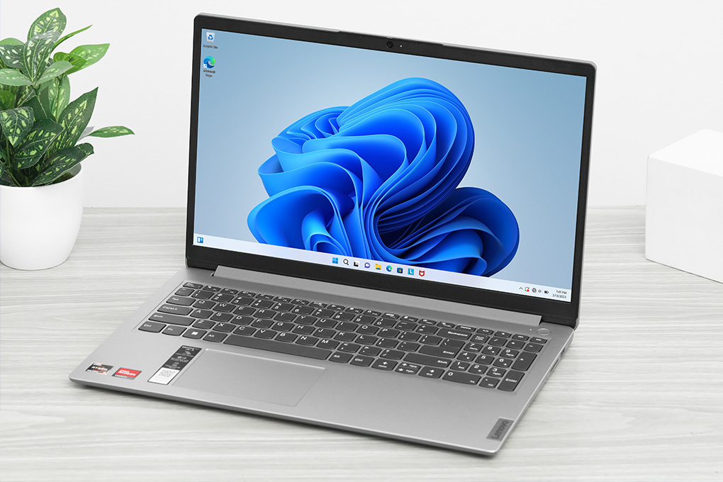Laptop Lenovo IdeaPad 1 15AMN7 R5 7520U/8GB/256GB/Win11 (82VG0061VN) Màu Xám