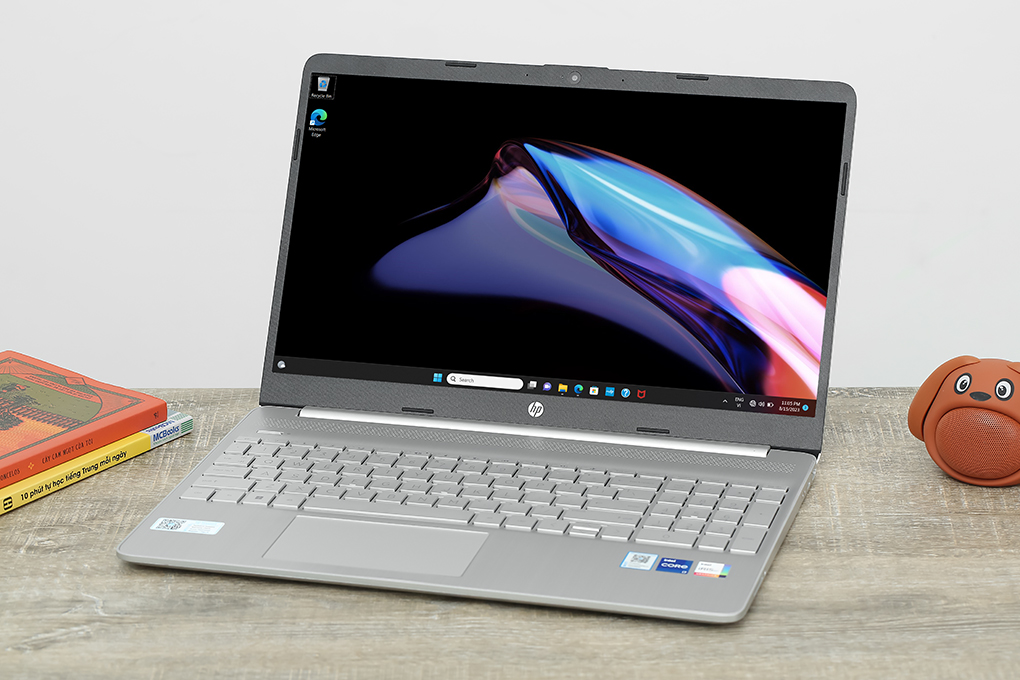 Laptop HP 15s fq5147TU i7 1255U/8GB/512GB/Win11 (7C133PA) Màu Bạc