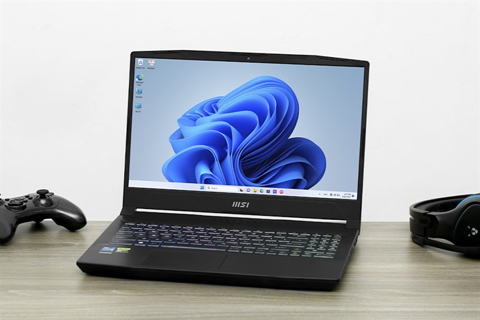 Laptop MSI Gaming Katana 15 B13VEK i7 13620H/8GB/512GB/6GB RTX4050/144Hz/Balo/Win11 (252VN) Màu Đen