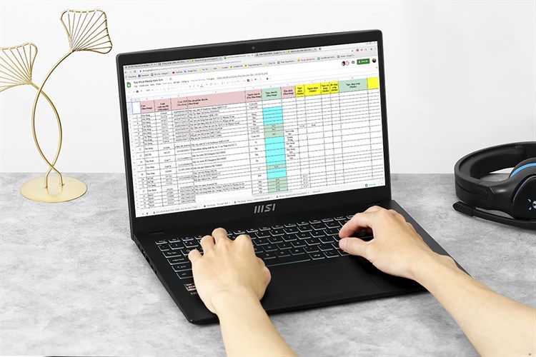 Laptop MSI Modern 15 B7M R5 7530U/16GB/512GB/Win11 (231VN) Màu Đen