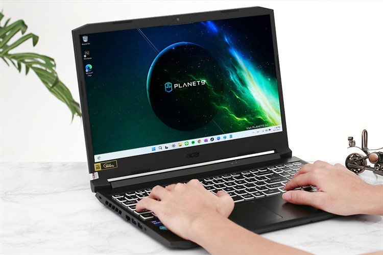 Laptop Acer Gaming Nitro 5 AN515 57 53F9 i5 11400H/8GB/512GB/4GB RTX3050/144Hz/Win11 (NH.QENSV.008) Màu Đen