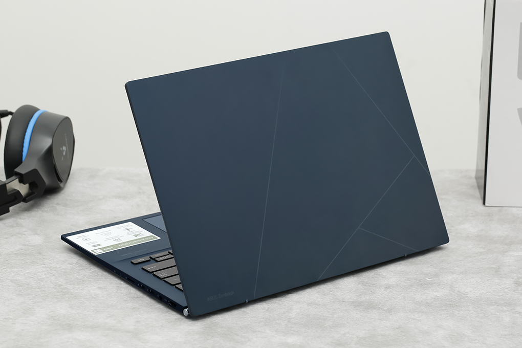 Laptop Asus Zenbook 14 OLED UX3402VA i7 1360P/16GB/512GB/Cáp/Túi/Win11 (KM068W) Màu Xanh