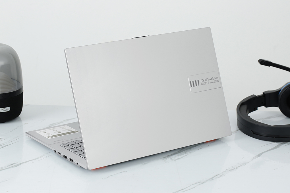 Laptop Asus Vivobook Go 15 E1504FA R5 7520U/8GB/512GB/Win11 (NJ630W) Màu Bạc