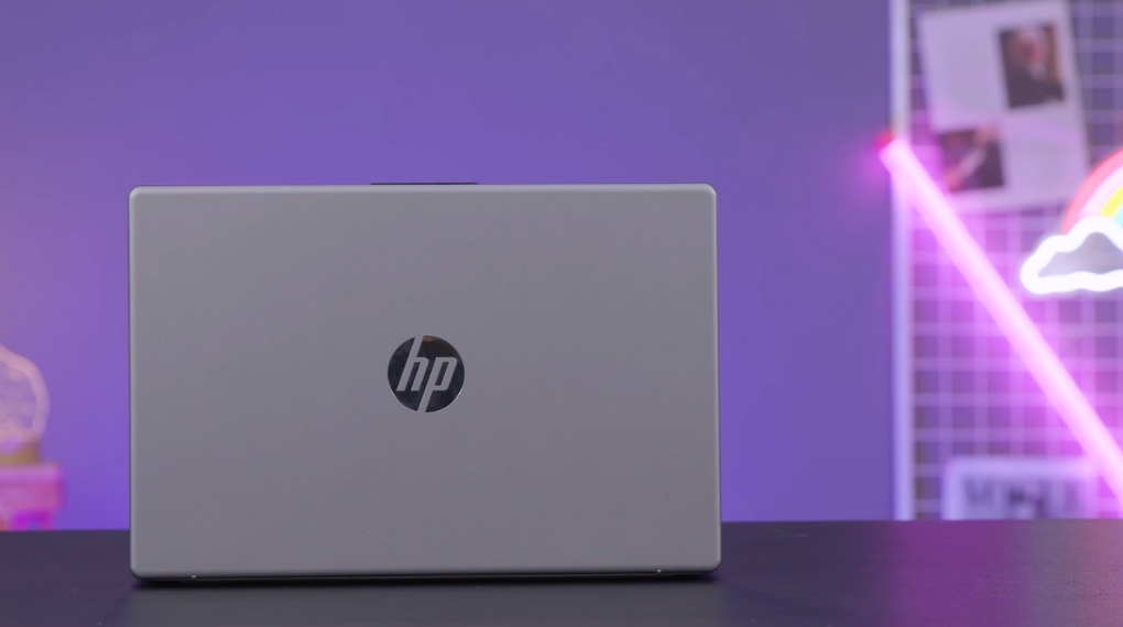 Laptop HP 245 G10 R5 7520U (8F155PA) - Thiết kế