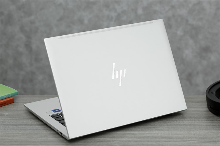 Laptop HP EliteBook 840 G9 i7 1260P/16GB/512GB/Win11 Pro (76T77PA) Màu Bạc