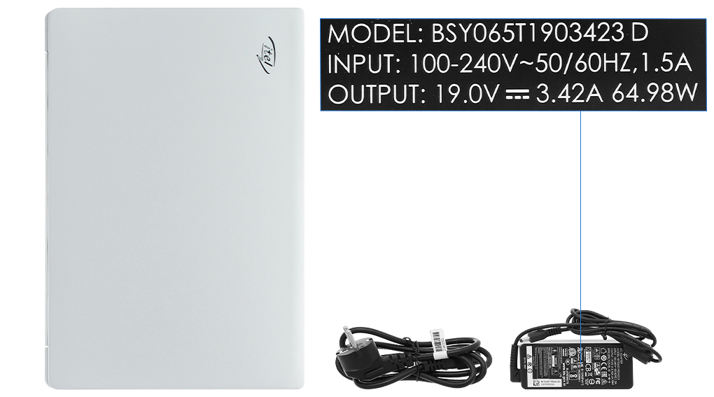 Bộ sản phẩm gồm: Sách hướng dẫn, Thùng máy, Adapter sạc Itel