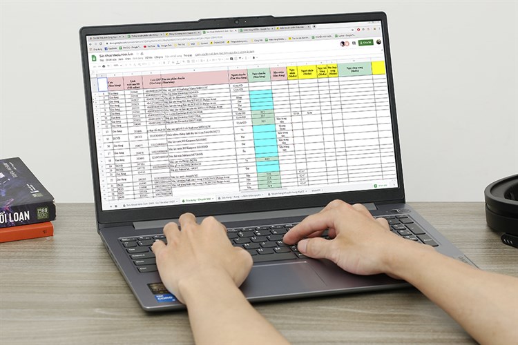 Laptop Lenovo Ideapad Slim 3 15IAH8 i5 12450H/16GB/1TB/Win11 (83ER000FVN) Màu Xám