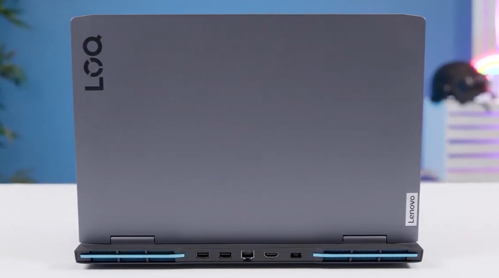 Laptop Lenovo LOQ Gaming 15IRH8 i5 13420H - Thiết kế