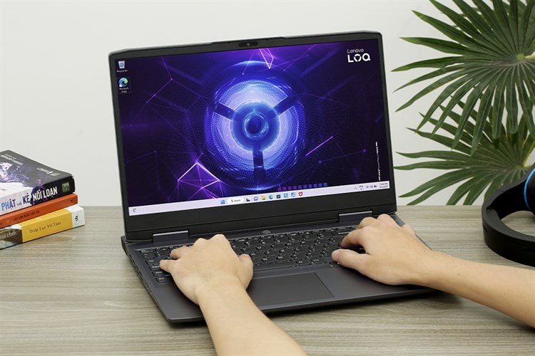 Laptop Lenovo LOQ Gaming 15IRH8 i5 13420H/16GB/512GB/6GB RTX4050/144Hz/Win11 (82XV00Q4VN) Màu Xám