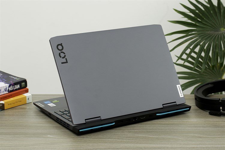 Laptop Lenovo LOQ Gaming 15IRH8 i7 13620H/16GB/512GB/6GB RTX4050/144Hz/Win11 (82XV00QXVN) Màu Xám