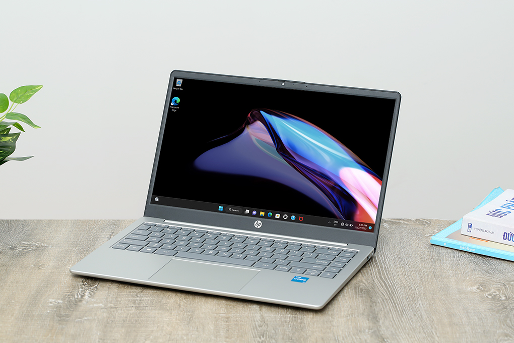 Laptop HP 14 ep0126TU i3 N305/8GB/256GB/Win11 (8U233PA) Màu Bạc