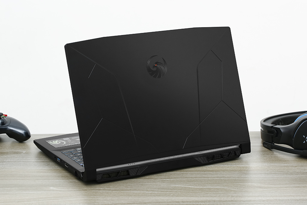 Laptop MSI Gaming Bravo 15 B7ED - 010VN (R5 7535HS, 16GB, 512GB, RX 6550M 4GB, Full HD 144Hz, Win11) - 15