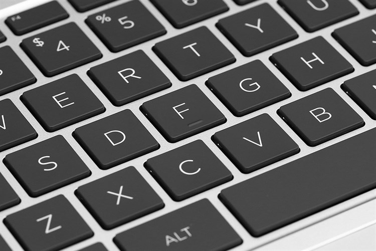 Laptop HP 240 G10 i5 1335U/8GB/512GB/Win11 (8F134PA) Màu Bạc