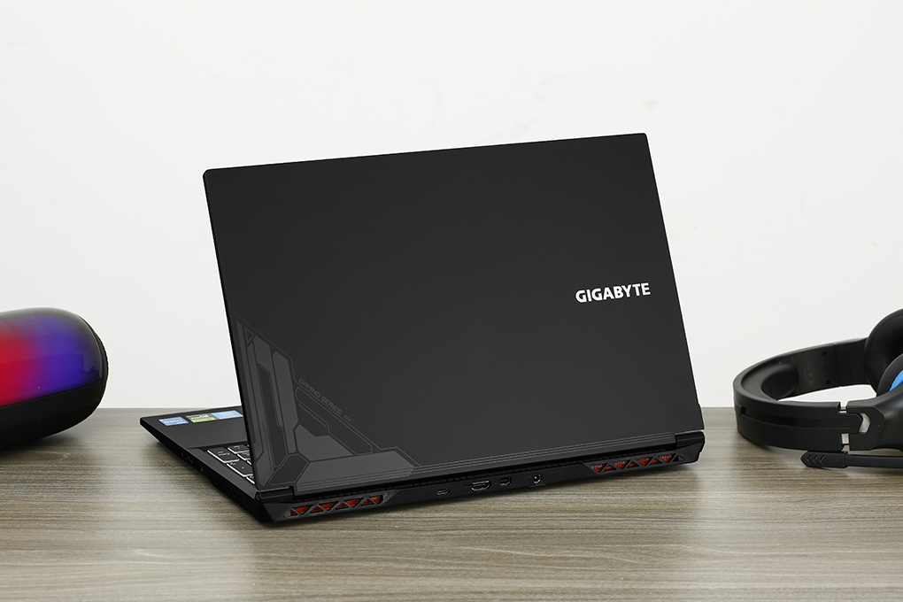 Laptop Gigabyte Gaming G5 i5 12500H/8GB/512GB/8GB RTX4060/144Hz/Win11 (KF-E3PH333SH) Màu Đen