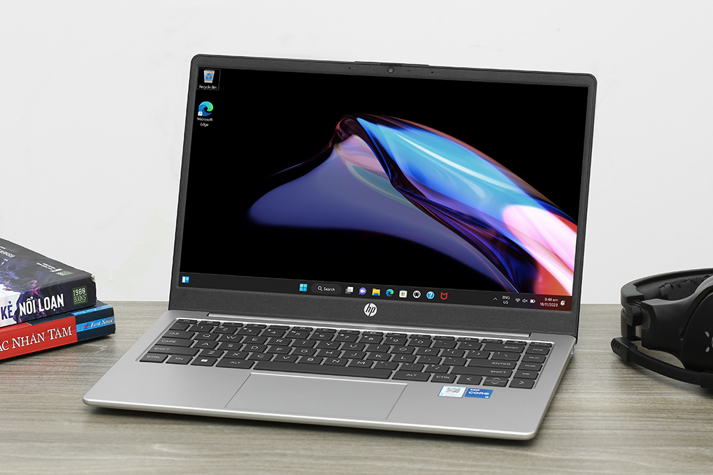 Laptop HP 240 G10 - 9H2E4PT (i5 1335U, 16GB, 512GB, Full HD, Win11) Màu Bạc
