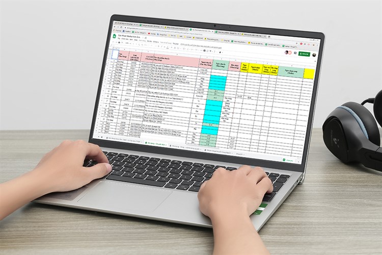 Laptop Dell Inspiron 15 3530 i7 1355U/16GB/512GB/120Hz/OfficeHS/Win11 (71035574) Màu Bạc