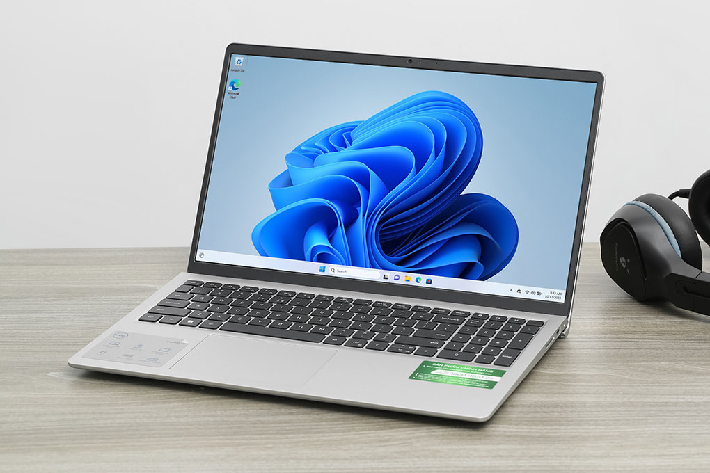 Laptop Dell Inspiron 15 3530 - P16WD (i7 1355U, 16GB, 1TB, Full HD 120Hz, OfficeHS, Win11) Màu Bạc
