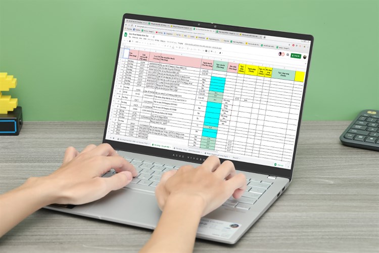 Laptop Asus Vivobook S 14 OLED M5406NA R5 7535HS/16GB/512GB/120Hz/Win11 (PP074W) Màu Bạc