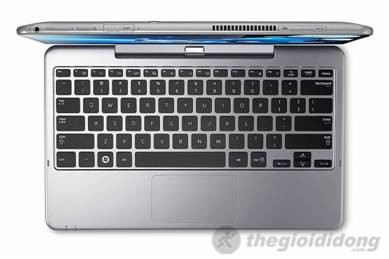 Bàn phím rời tạo thành chiếc đế máy