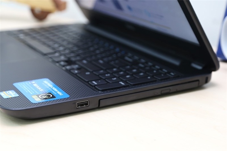 Laptop Dell Inspiron 3521 33214G50 Màu Đen