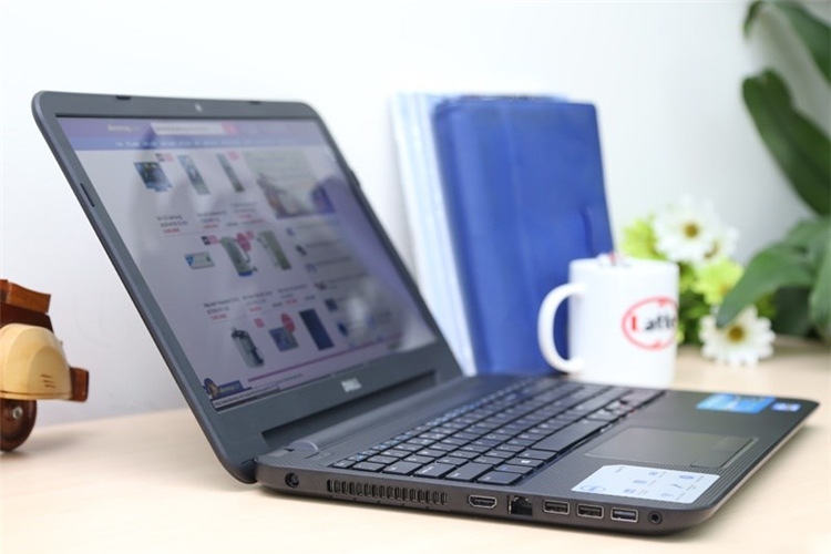 Laptop Dell Inspiron 3521 33214G50 Màu Đen