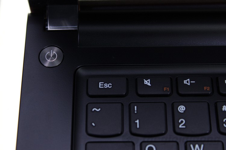 Laptop Lenovo S400 2364G32 Màu Đỏ