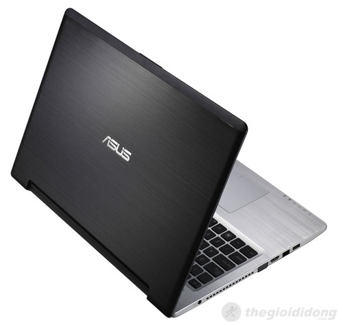 Mặt sau Asus K56CB có vân xước ngang, nhìn rất đẹp mắt Mặt sau Asus K56CB có vân xước ngang, nhìn rất đẹp mắt