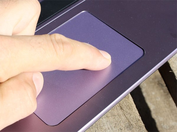 Touchpad trên Aspire V5 431 Touchpad được thiết kế khá rộng trên Aspire V5 431