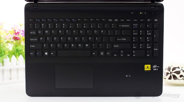 Laptop Sony Vaio Fit SVF1521DSG 33222G50W8