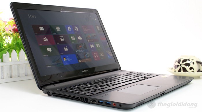 Laptop Sony Vaio Fit SVF1521DSG 33222G50W8