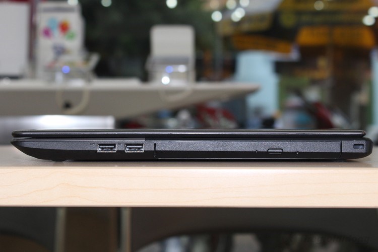 Laptop Dell Vostro 5560 53234G75G Màu Đen