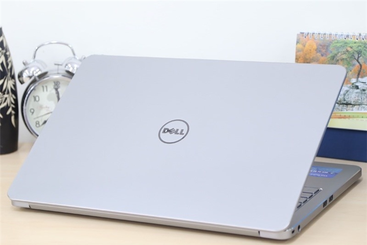 Laptop Dell Inspiron 7537 54206G50G Màu Bạc