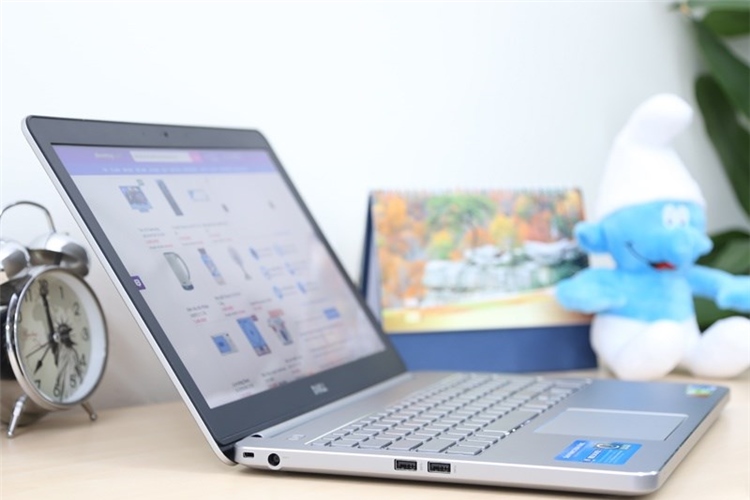 Laptop Dell Inspiron 7537 54206G50G Màu Bạc