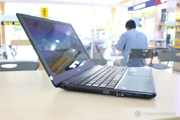 Màn hình rộng là một ưu điểm của Aspire E1 532 Màn hình rộng là một ưu điểm với thiết bị tầm trung như Aspire E1 532