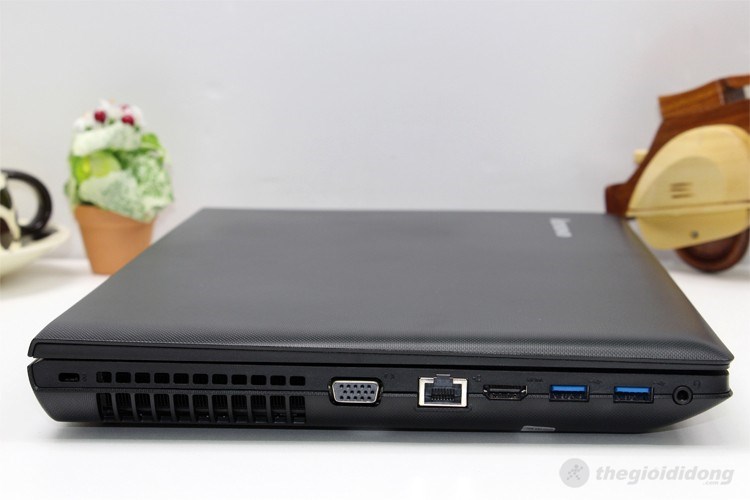 Laptop Lenovo G400 53232G50G Màu Đen