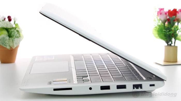 Laptop Asus X200CA 10072G50W8 Màu Trắng