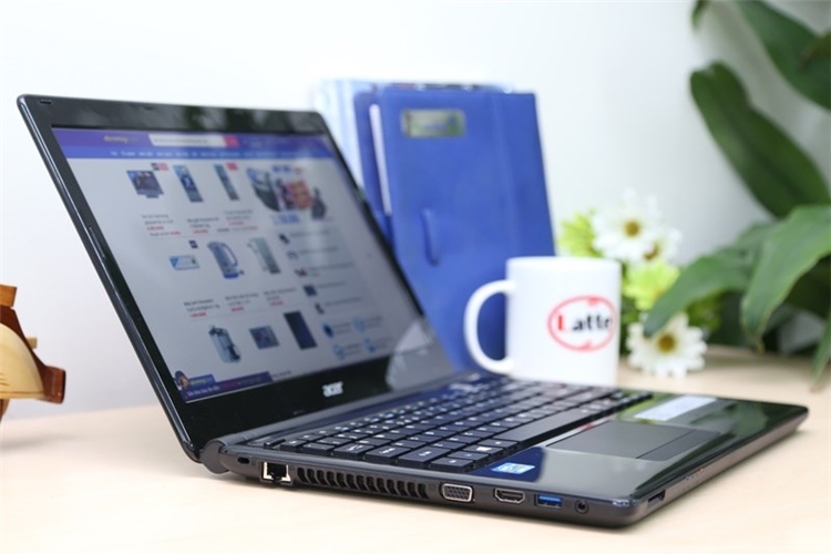 Laptop Acer Aspire E1 470 33212G50Dn Màu Đen