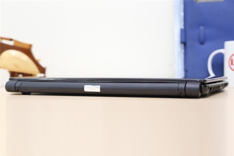 Laptop Acer Aspire E1 470 33212G50Dn Màu Đen