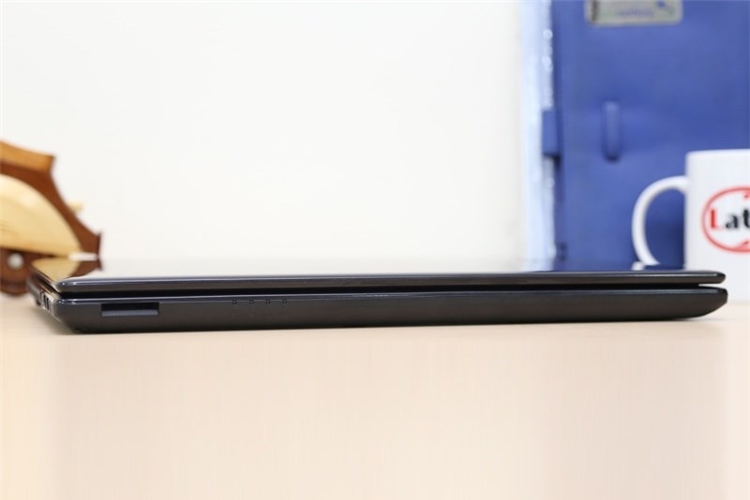 Laptop Acer Aspire E1 470 33212G50Dn Màu Đen