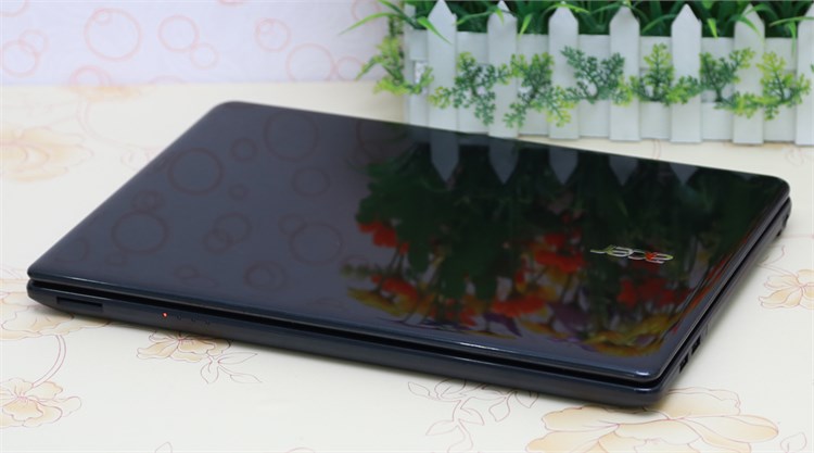 Laptop Acer Aspire E1 470 33212G50Dn Màu Đen