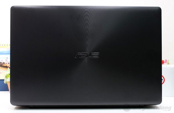 Vỏ máy độc đáo của Asus X550LC