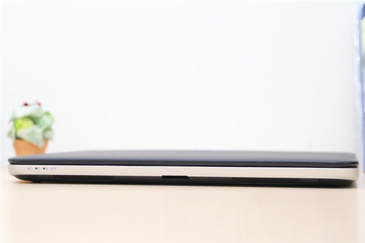 Laptop Dell Vostro 2421 33212G32 Màu Đen