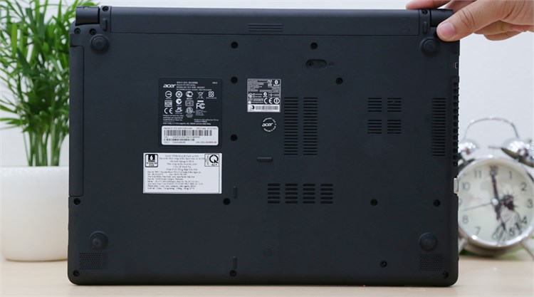 Laptop Acer Aspire E1 472 54204G50Dn Màu Đen