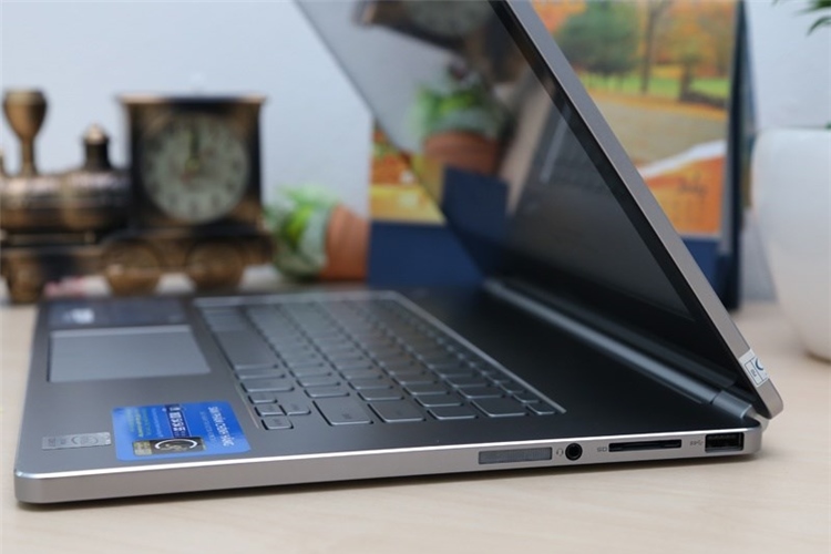 Laptop Dell Inspiron 7437 74508G50HSW8T Màu Bạc