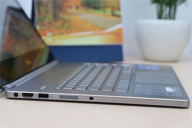 Laptop Dell Inspiron 7437 74508G50HSW8T Màu Bạc