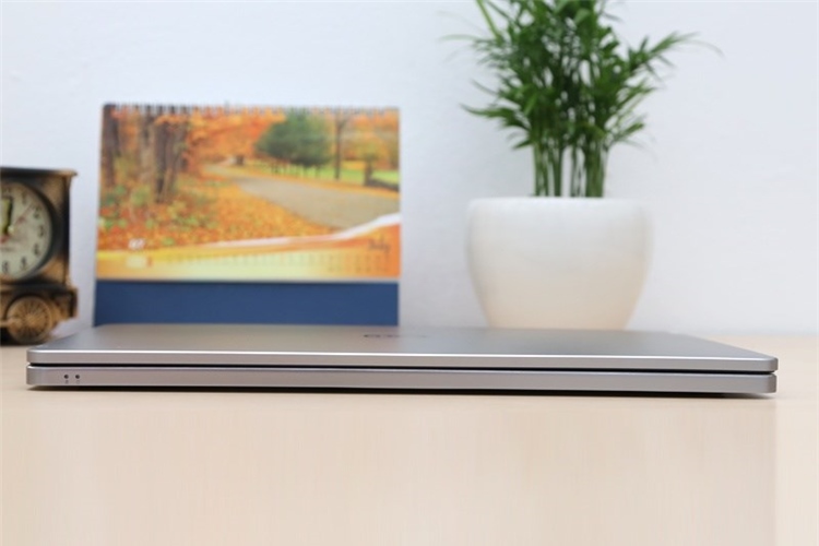 Laptop Dell Inspiron 7437 74508G50HSW8T Màu Bạc