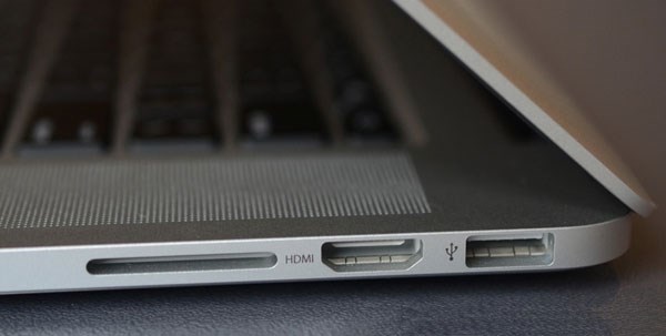 Các cổng kết nối ở cạnh phải Apple Macbook Pro 2013 usb 3.0, hdmi