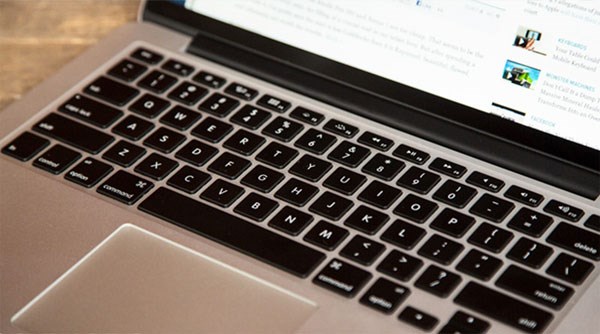 Làm việc hiệu quả với đèn nền phía dưới Macbook Pro ME864 keyboard backlit