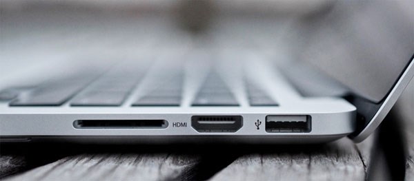 Cổng kết nối ở cạnh phải Macbook Pro ME865 usb 3.0, hdmi